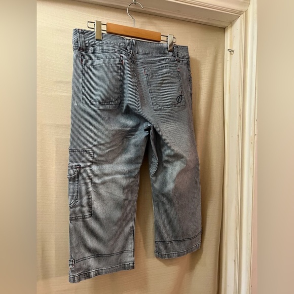 ⚫️ BOGO Cotton Ginny Striped Cropped Cargo Pants size 13 juniors, 8-10 women’s - Picture 2 of 9